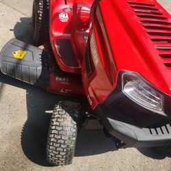 T100 Craftsman Riding Lawnmower 