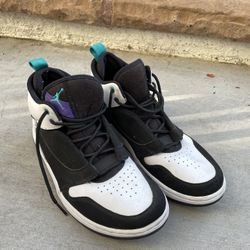 Nike Air Jordan Shoes, Women’s size 8, Men’s 6.5