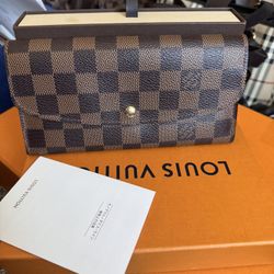 LV Wallet 