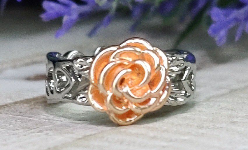 (Local) Floral Two Toned 925 Sterling Silver Filled Ring, Size 8