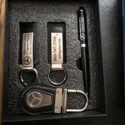Mercedes Ben's 3 Key Holders And Pen Kit