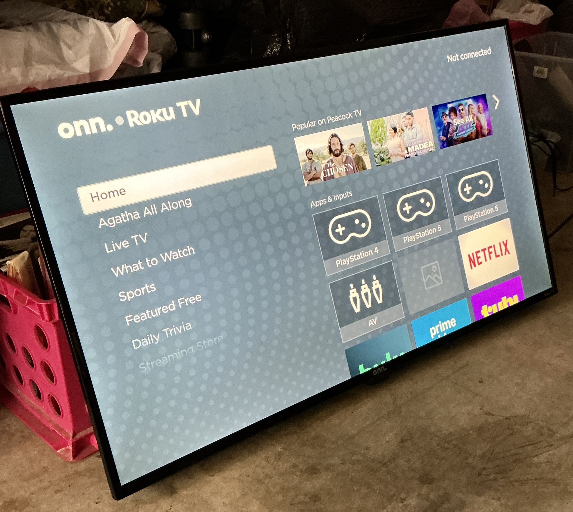 42" FHD LED Roku Smart TV Onn.