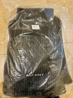 A New Floor Mat Set For Subaru Ascent(Pick Up Only)