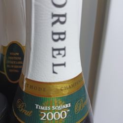 Korbel Millennium Time Square 2000 Champagne Brut YK2