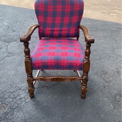 1970s Queen Anne’s Style Arm Chair