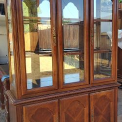 2 Piece China Cabinet Solid Wood In Great Condition End