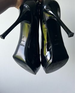 Authentic Yves Saint Laurent “Tribtoo” Patent Leather Pumps – Size 41