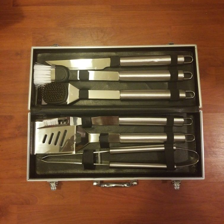 Grilling Barbeque BBQ Utensils Set - New