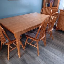 Dining/Kitchen Table