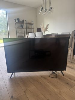 Vizio 50” 4K TV with Wall Mount