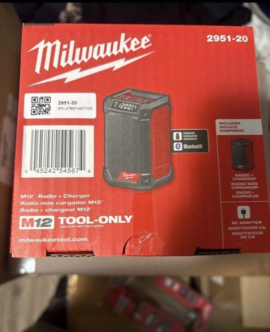Milwaukee Bluetooth Radio Speaker 