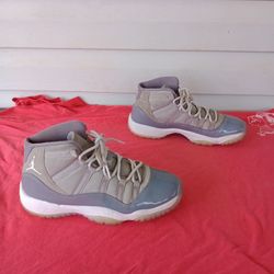 Cool Grey' Air Jordan 11  Size 5Y