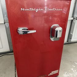 Nostalgia Vintage Refrigerator Freezer Good  Condition