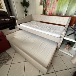 Pull Out Bed/ Couch 