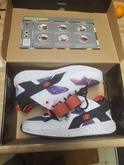 Heelys wheeled shoes size 8 excellent