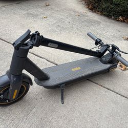 Electric Scooter Ninebot G30p Segway