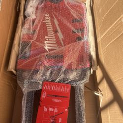 Milwaukee Leveling Tripod Chain Vise Stand 