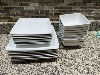 Set Of 8 Plates
