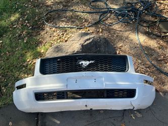 06 Ford Mustang Bumper & Grilles