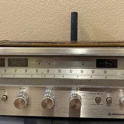 Pioneer SX-580 Stereo Vintage Receiver in good working condition 