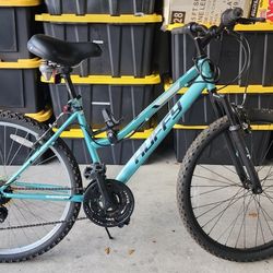 Used / GOOD CONDITION Women's HUFFY ROCKCREEK 26"