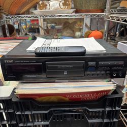 Teac CD-RW880 CD Recorder with Remote Good in Working Condition