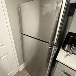 GE Refrigerator 