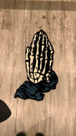 Rug Prayer Hands