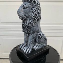 Lion Statue 