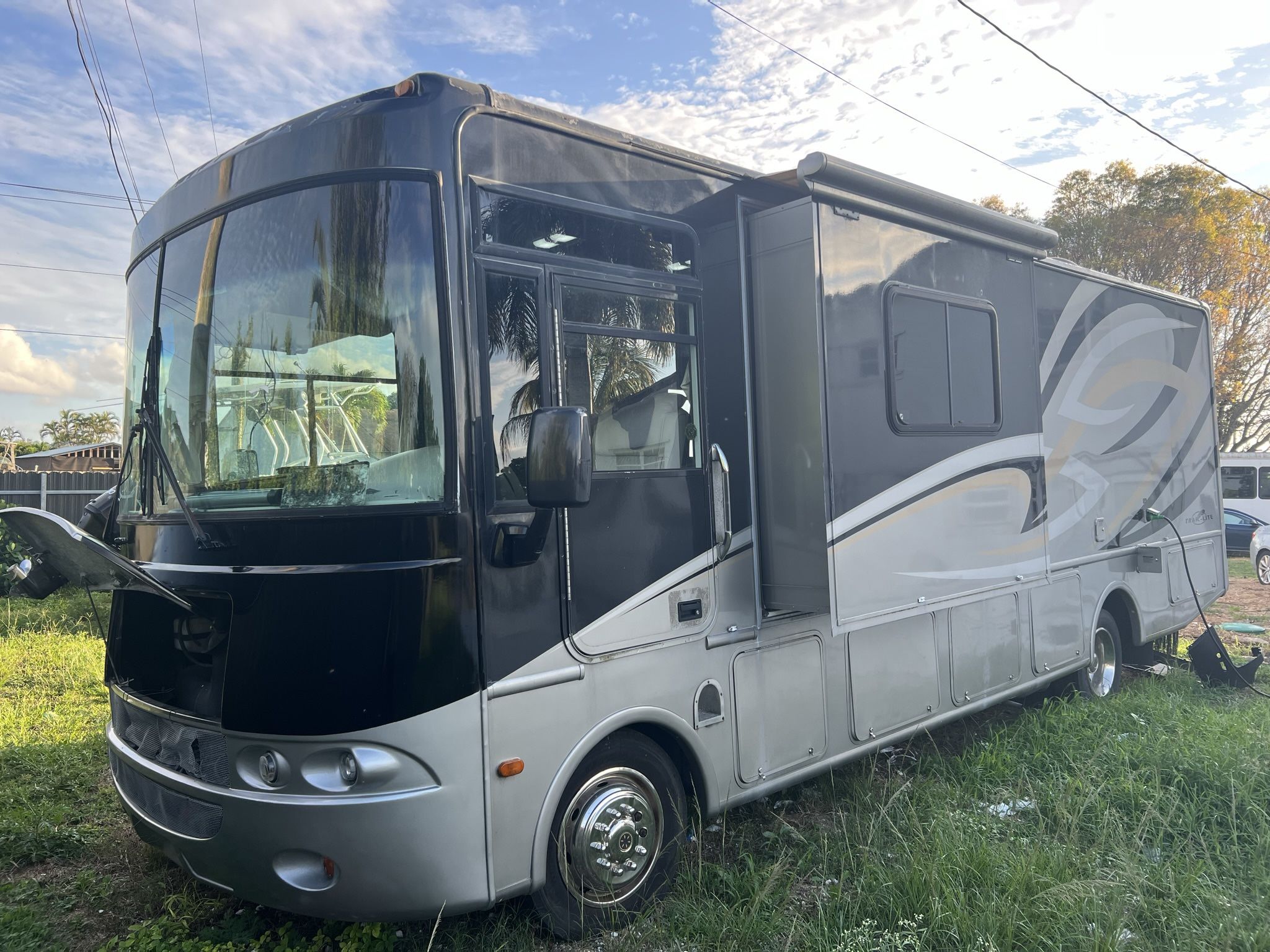 2006 Workhorse Custom Chassis Motorhome Chassis W18