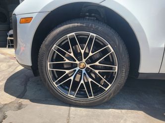 20" New Staggerd Wheels & New Tires For PORSCHE MACAN S