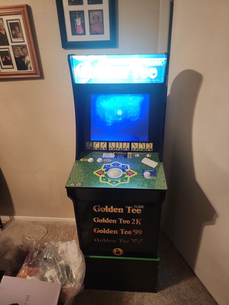 Arcade Golden Tee Golf