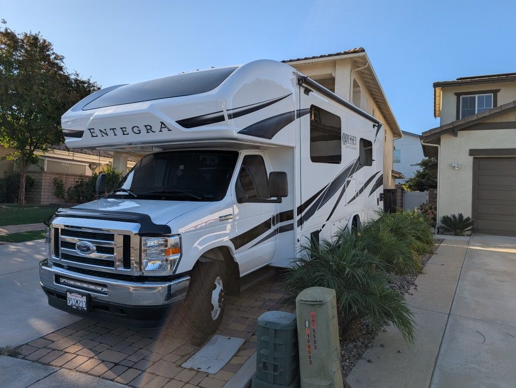 2025 Entegra Odyssey 26M