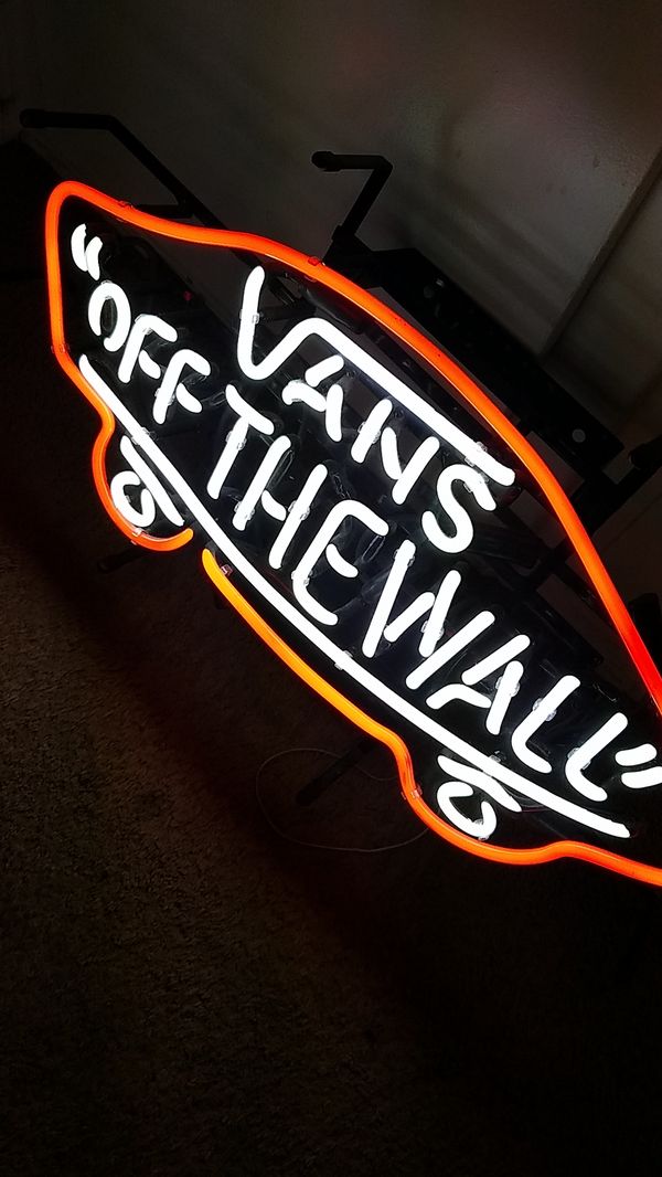 VANS "OFF THE WALL" NEON SIGN for Sale in Whittier, CA