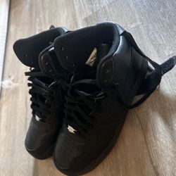 High Top Black Air Forces Size 11 Men’s 
