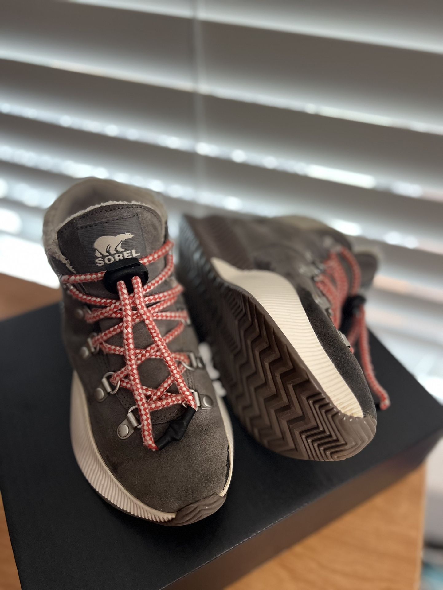 Sorel Out N About Girl Boots Size 2