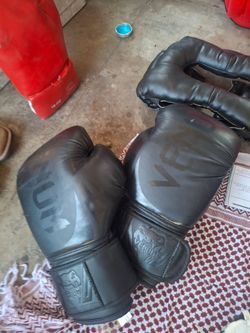 Venum pro boxing gloves
