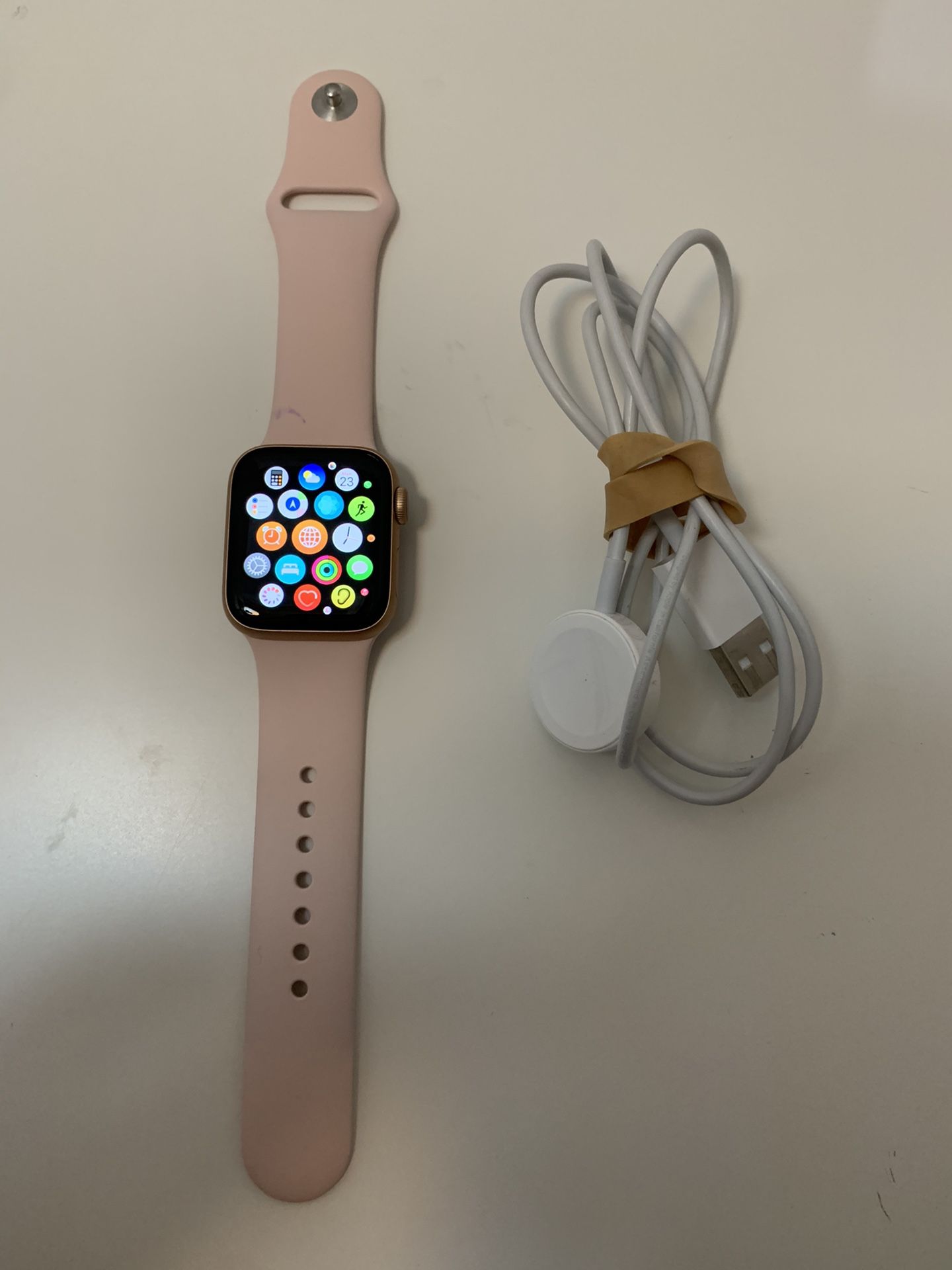 Apple Watch Series 5 Cellular And Gps 40mm