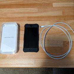 $70 Apple iPod Touch 16 GB in Gray (5th Generation) + Protective Case and Charging Cord for Sale