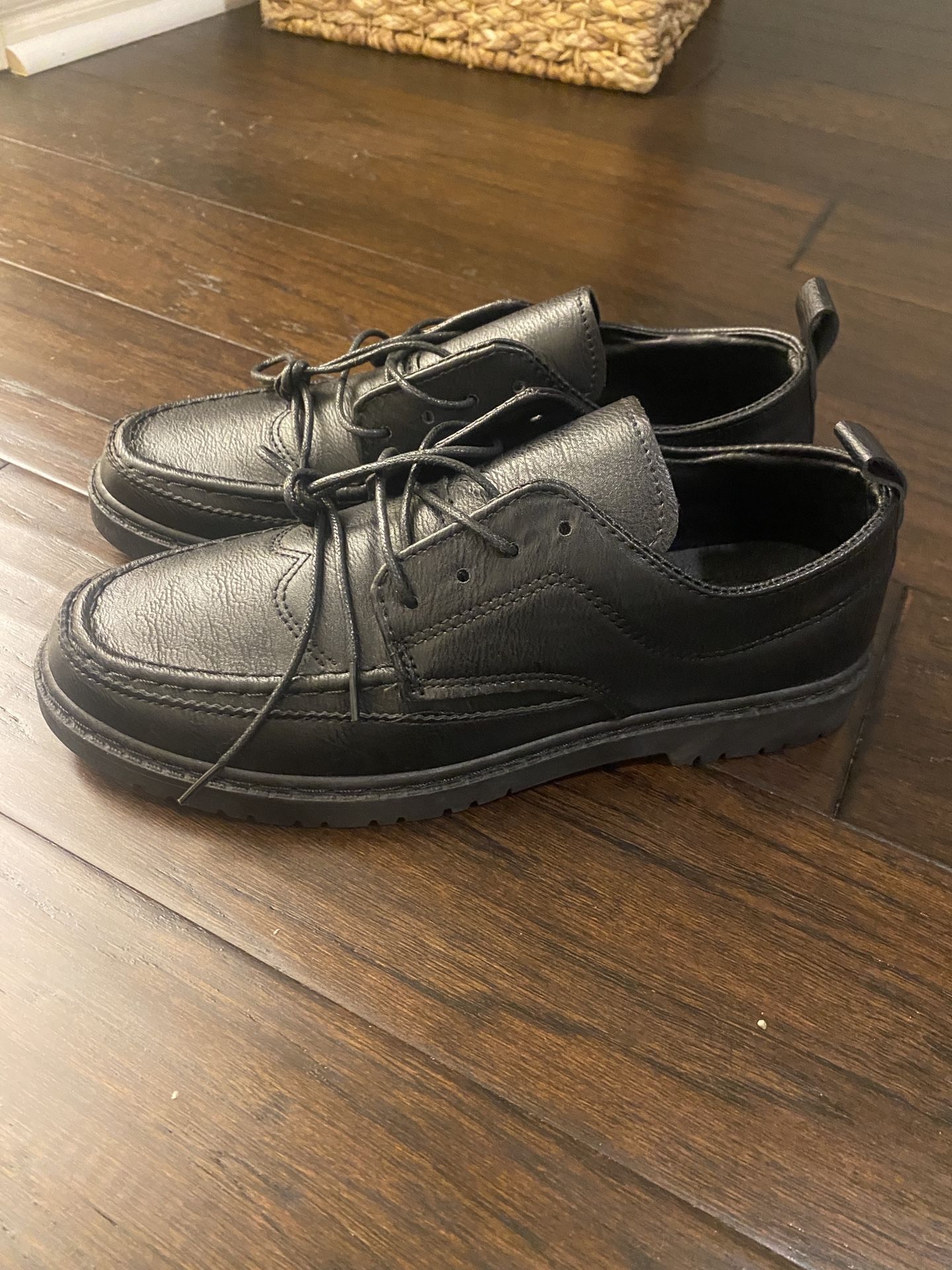 Men’s Shoes Size 8