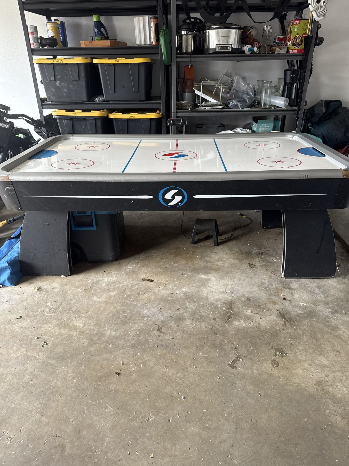 Air Hockey Table