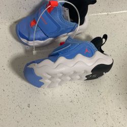 Baby Sneakers $$23🙀🙀