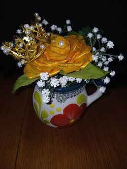 Mother's Day cup of flowers with crown 🌺🌺