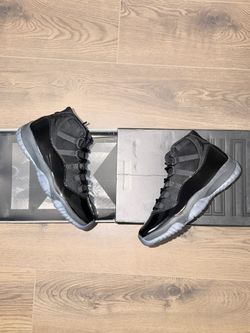 AIR JORDAN 11 CAP AND GOWN NEW! SIZE 9