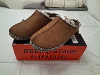 Brand New ~ Deer Stags Wherever Slippers Men 10 M Brown Chestnut Indoor Outdoor Shoes NWB....asking $20.00
