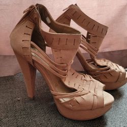 High Heels ,Tan , Size 7.5