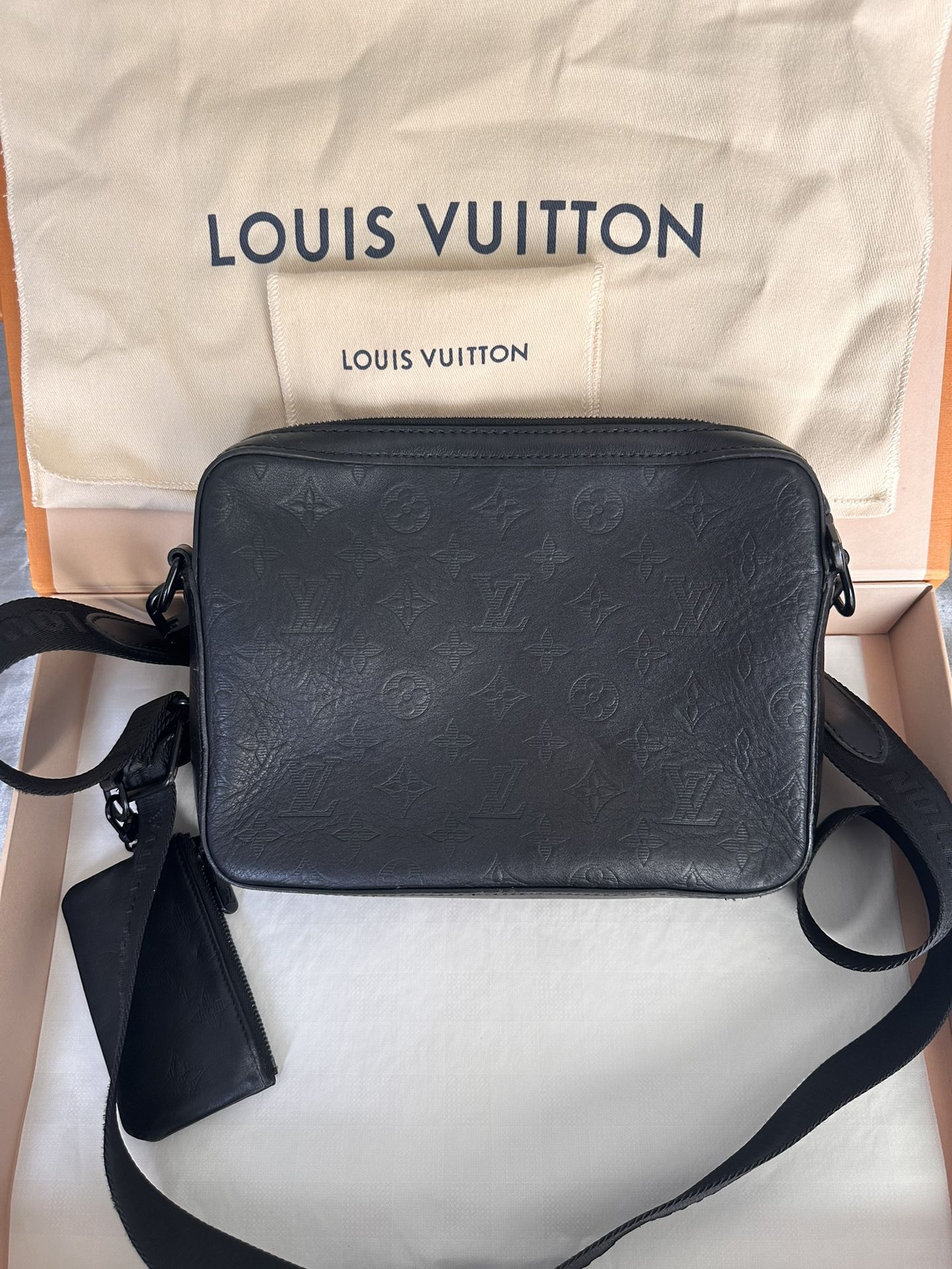Louis Vuitton Duo Messenger
