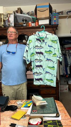 XL Fishing Shirt made by UZZI