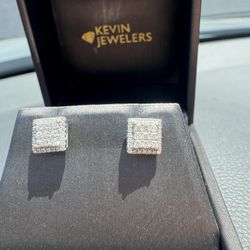 Kevin Jewelrys Natural Diamond Earrings 