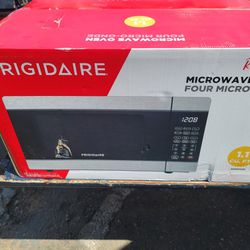 Brand New Frigidaire Microwave $100 Firm. Pickup In Oakdale 
